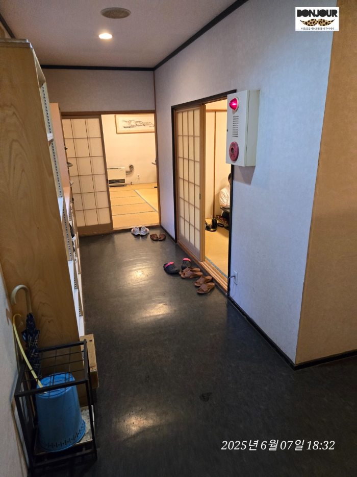 2층 룸식 좌석 모습 입구 이미지