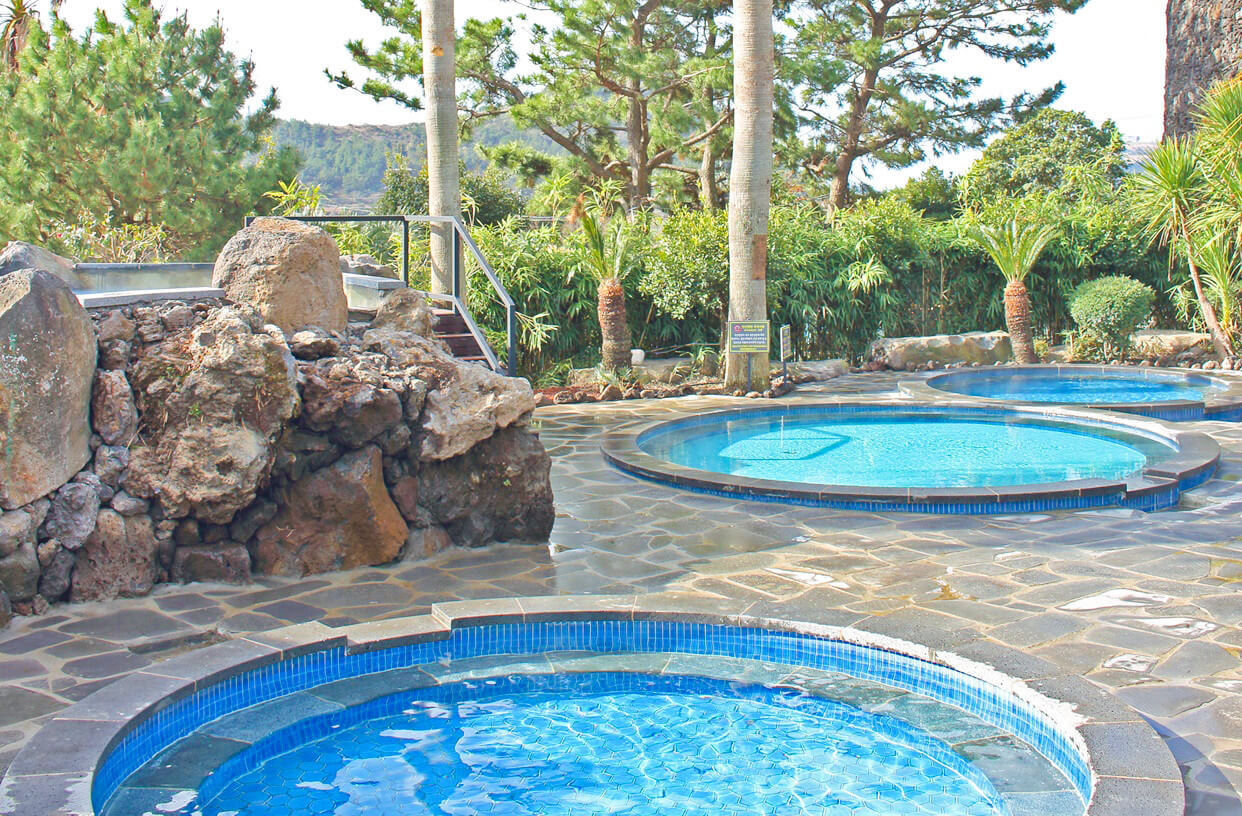 탄산 온천 야외