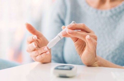 노인 당뇨병 특징 관리법 합병증 막는 식단 약 복용법