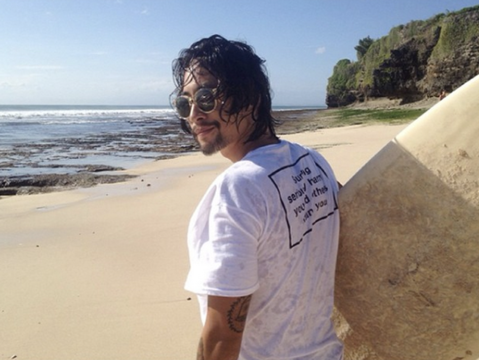 류승범 해변 패션