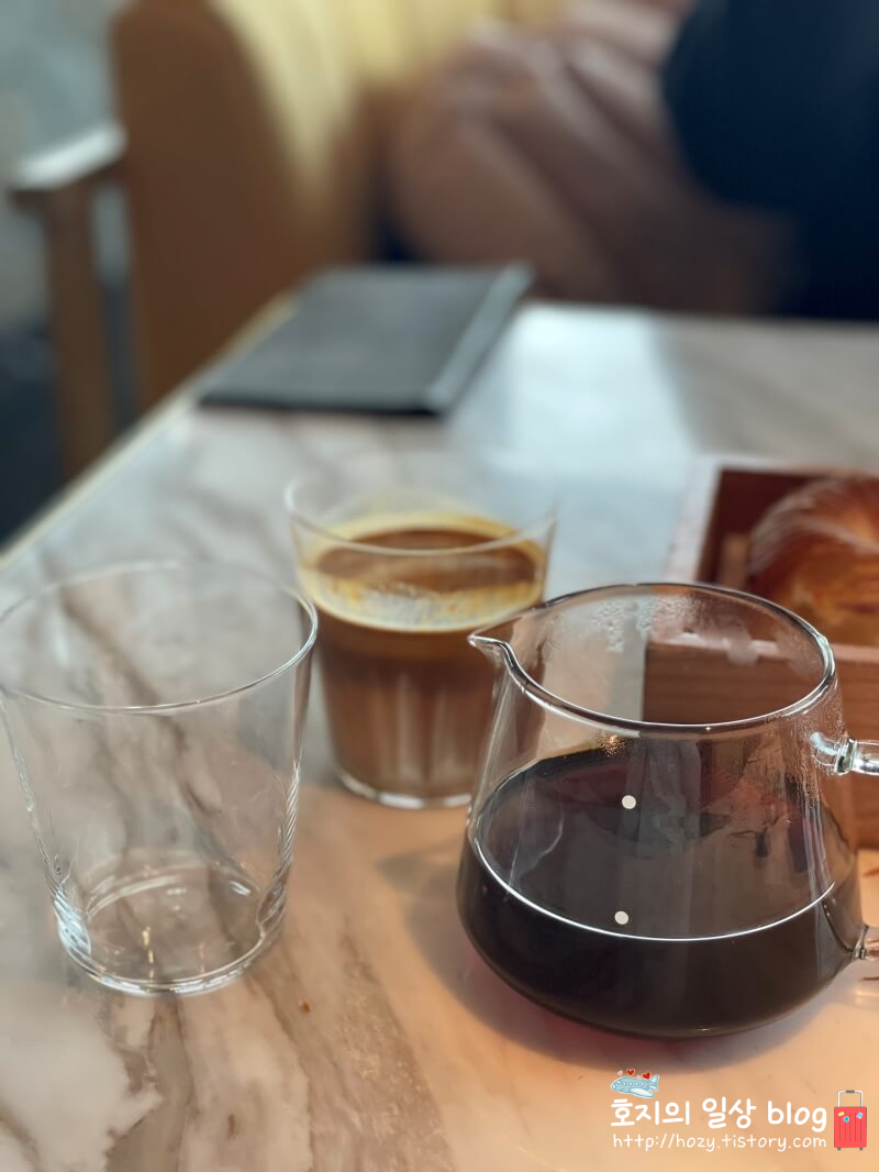 JW메리어트 제주 아일랜드키친 드립커피와 찐라떼