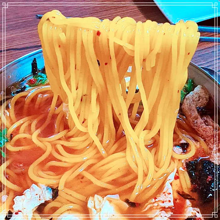 옥천 맛집 쫄깃한 면 위 고기, 메추리알 고명, 따끈한 물쫄면