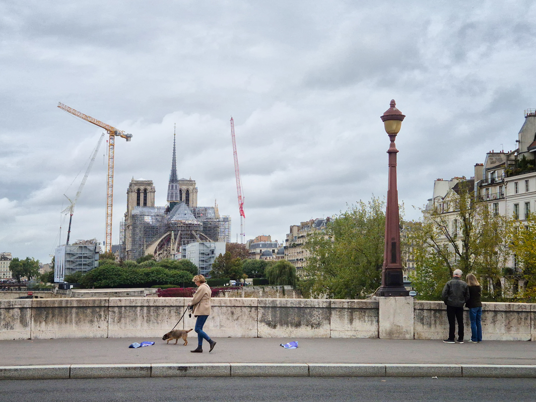 엽서 속의 미셸 들라크루아(Michel Delacroix) 그림 배경 장소