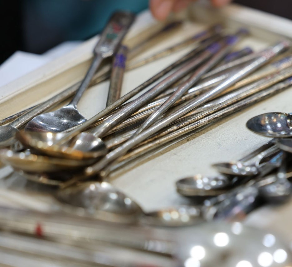 금값 시세 강세 트럼프 무역전쟁 우려 은수저도 팔고