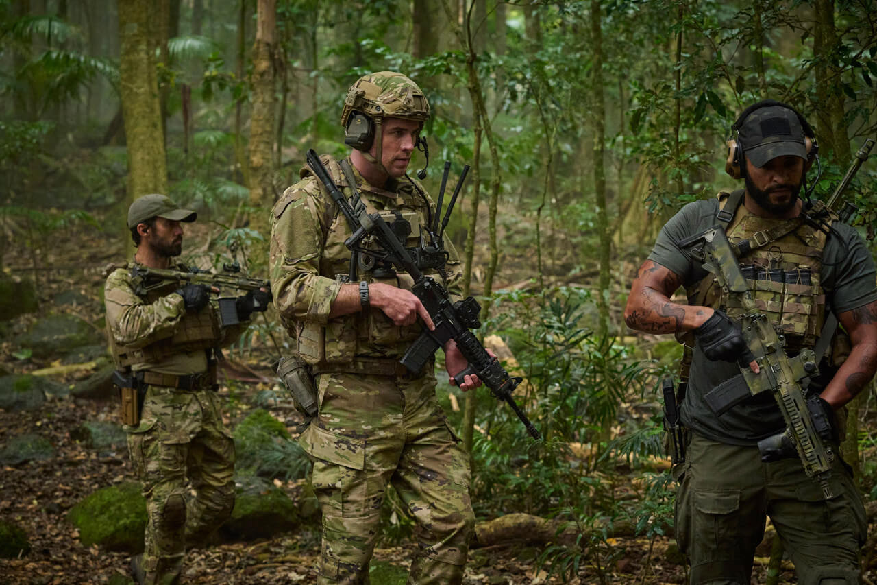 영화 랜드 오브 배드