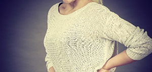 배와 등의 갑작스러운 통증