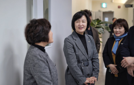 추미애 프로필 나이 학력 6선 약력 공약 경기도지사