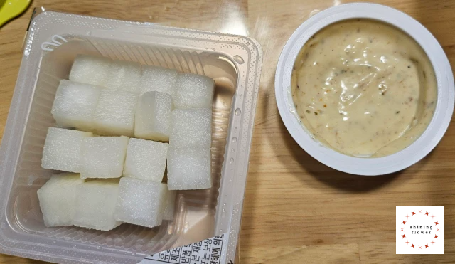 굽네치킨-치킨무와 알블링 소스