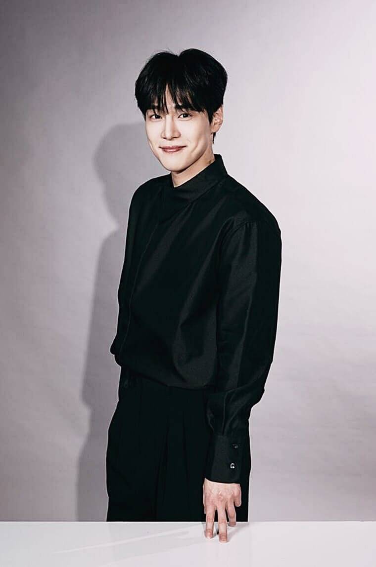 배우-강유석