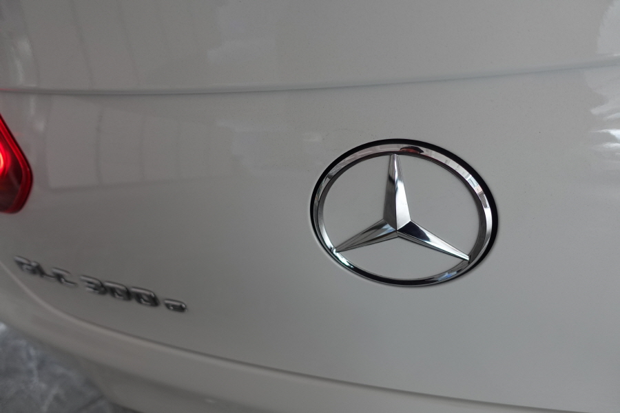 벤츠 GLC 300e 쿠페 트렁크