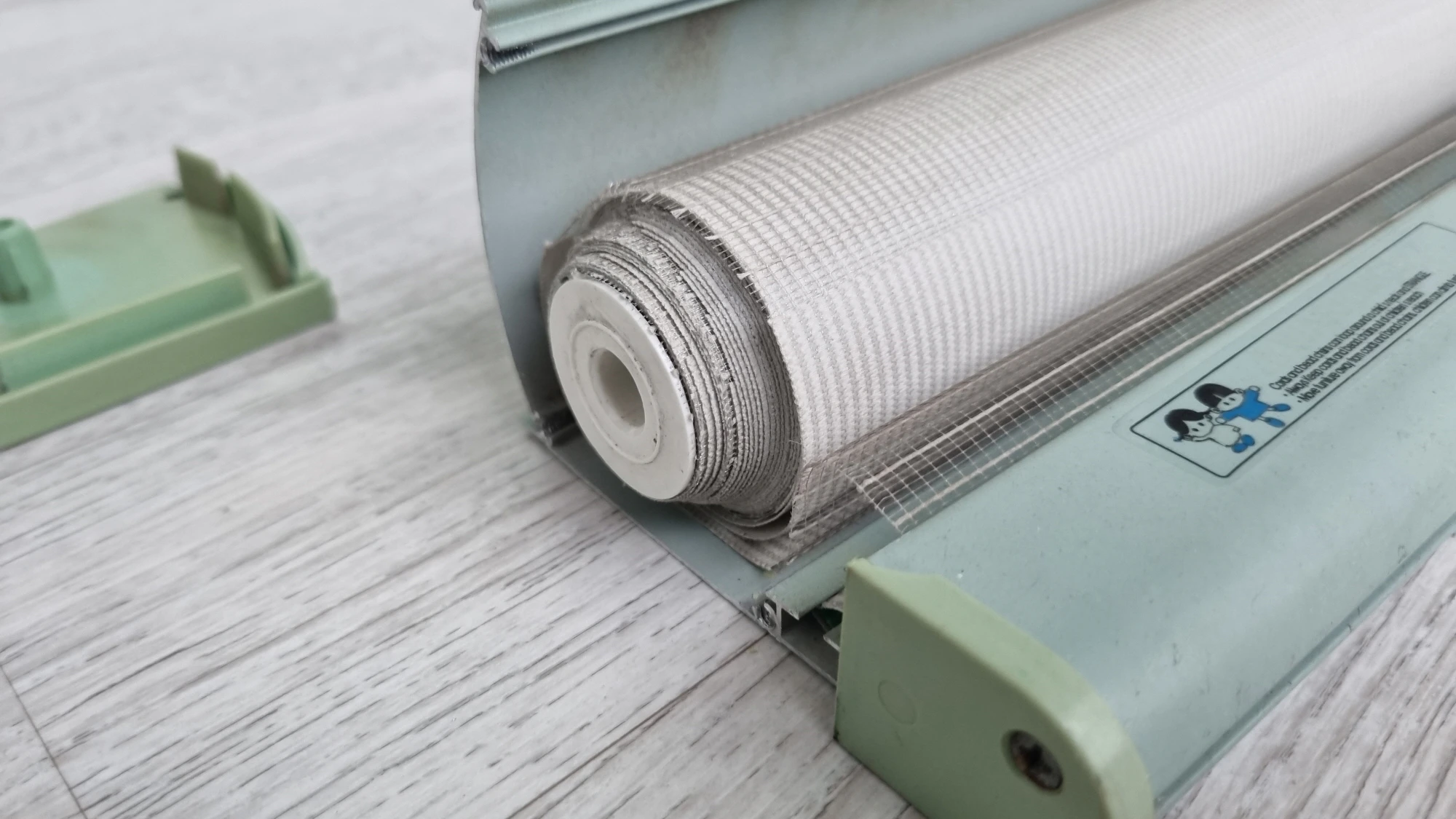 마감용 부품 끼운 모습