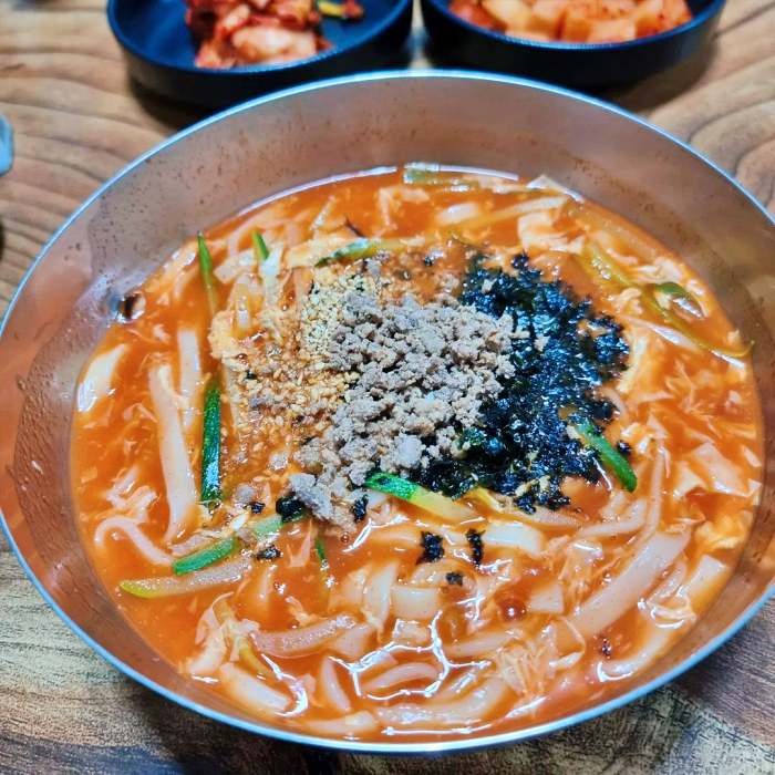 김창옥 전참시 윤두준 줄서는 칼국수집 장칼국수 강릉 맛집