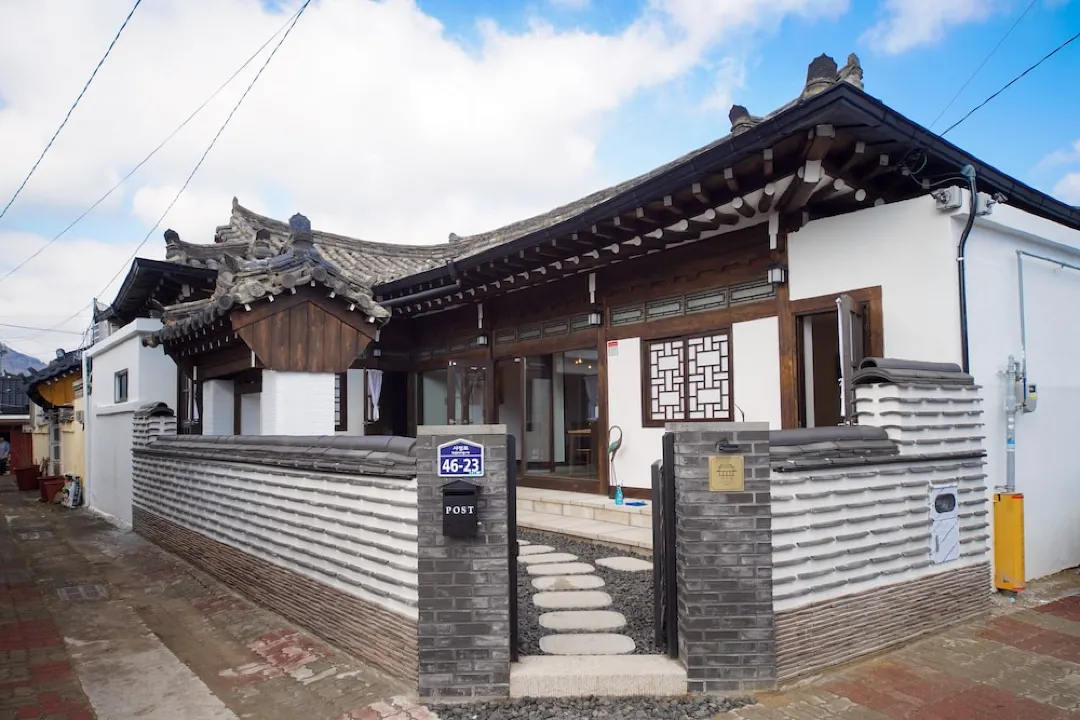 경주 황리단길 인기 가게, 핫플 맛집, 길거리 간식, 가볼만한곳, 한옥스테이 리스트