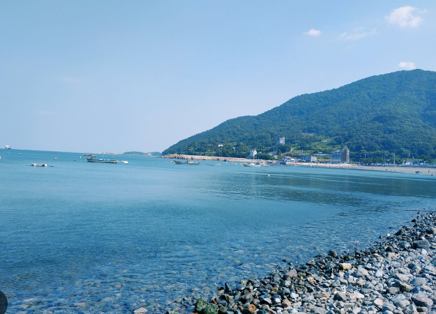 검은 모래의 신비, 여수 만성리 해변에서 힐링하기 좋은 이유