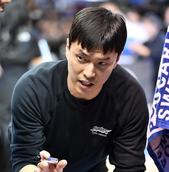 김효범 프로필 나이 국적 학력 연봉 농구 경력 | 김효범 삼성 농구 감독 승격 이유