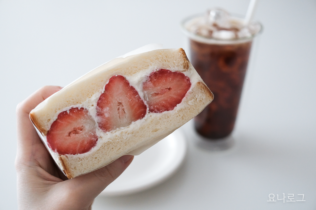 마켓멀리 마켓컬리샛별배송 샛별배송 마켓컬리추천상품 마켓컬리추천템 마켓컬리디저트 마켓컬리디저트추천 마켓컬리추천 딸기산도 후르츠산도 도제 도제식빵 도제리코타치즈딸기산도 리코타치즈딸기산도