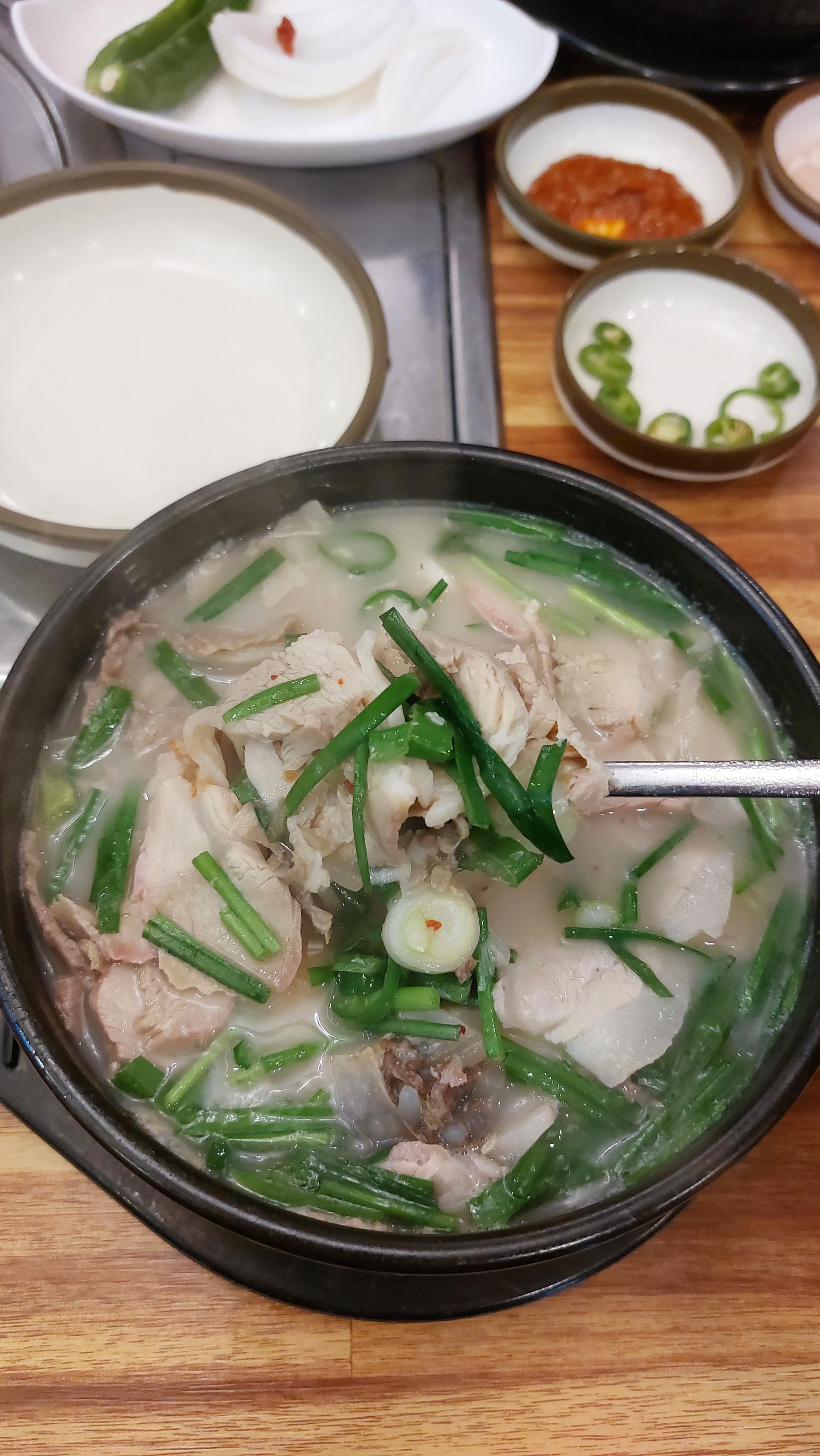 계룡 신토불이 병천순대 수육국밥 특사이즈 완전 존맛