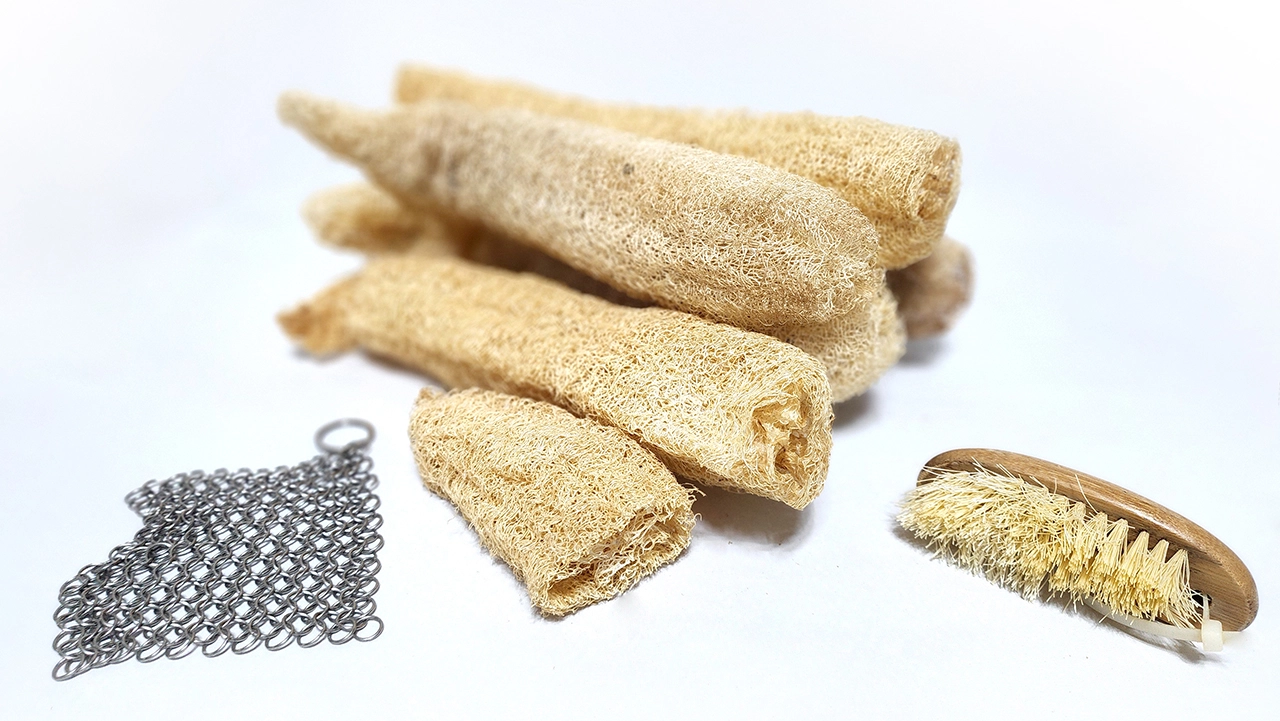 천연수세미와-스테인레스링수세미와-친환경세척솔-함께 있다