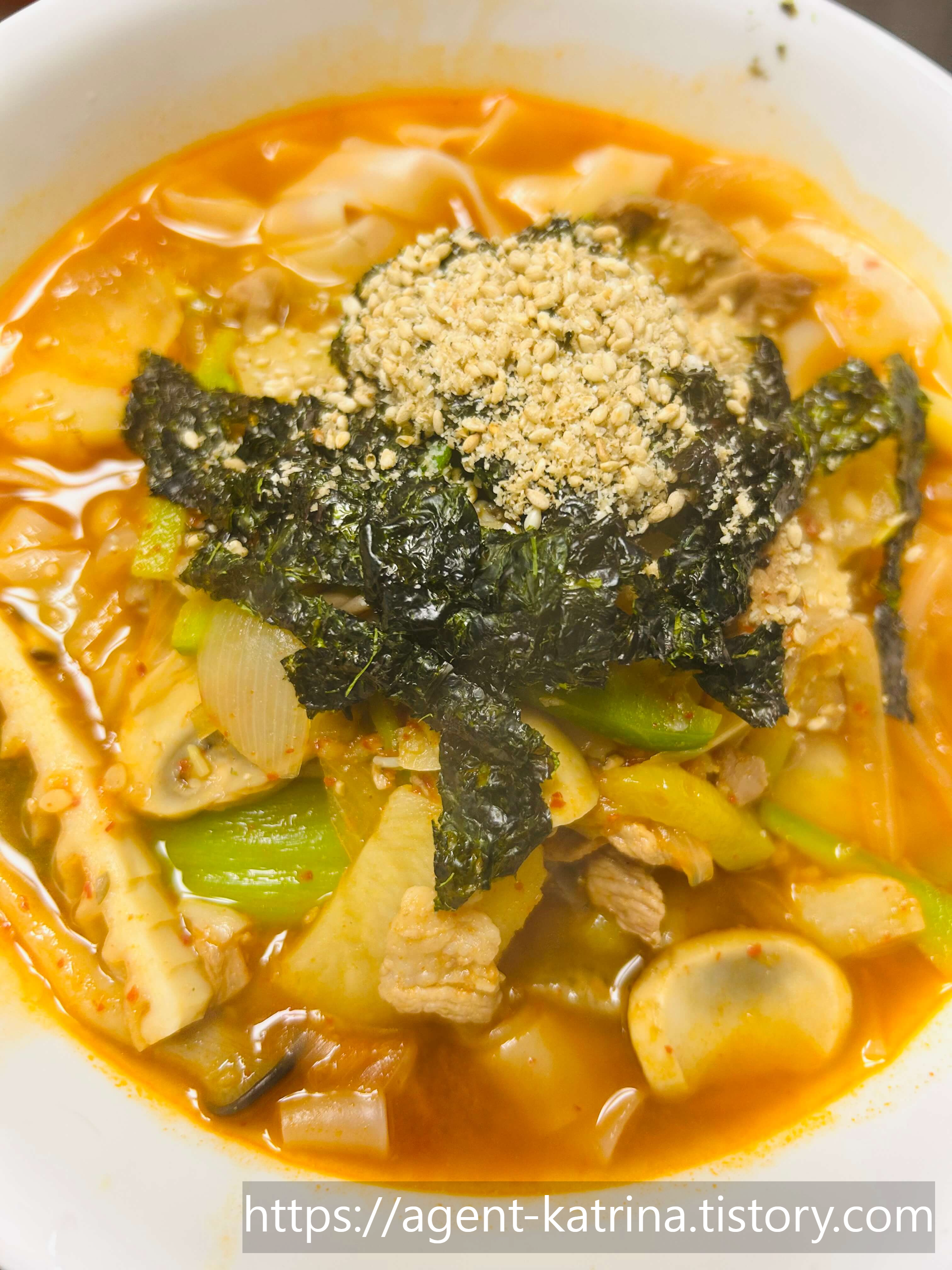 #장칼국수 #집밥레시피 #겨울음식 #한국요리 #레시피공유 #간단요리 #맛집따라잡기 #요리스타그램 #집콕요리 #위생적인조리법 #손씻기의중요성 #돼지고기레시피 #해산물요리