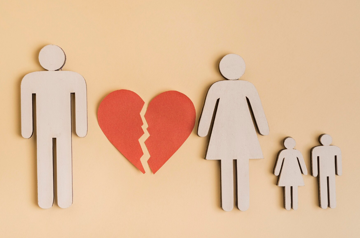 이혼할 때 변호사 꼭 필요할까? ‘이혼 변호사’가 해주는 현실적인 5가지 조언