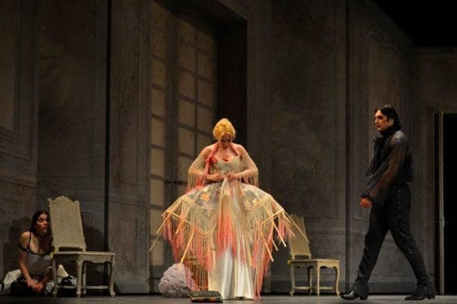 장 폴 고티에 의상