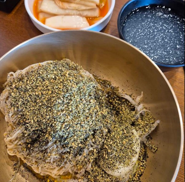 고소함 가득한 들기름막국수, 평택 선바위메밀장터에서 제대로 즐기다