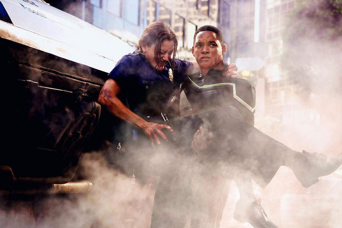 핸콕-스틸컷-여경을-구하는-남자