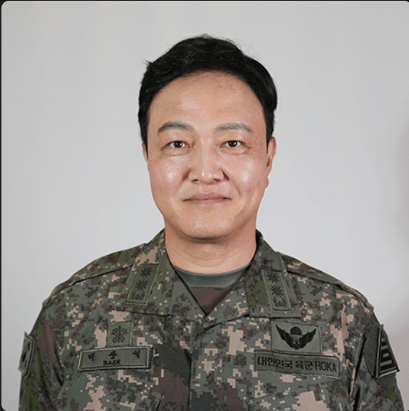 취사병 전설이 되다 등장인물 백춘익 중령