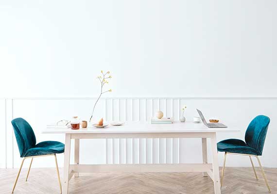 흰테이블-초록의자