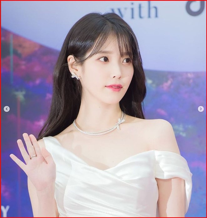아이유-인스타-행사-사진