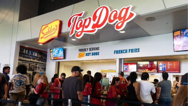 MLB hot dog 핫도그 Miami Marlins and loanDepot park 마이애미 마린스