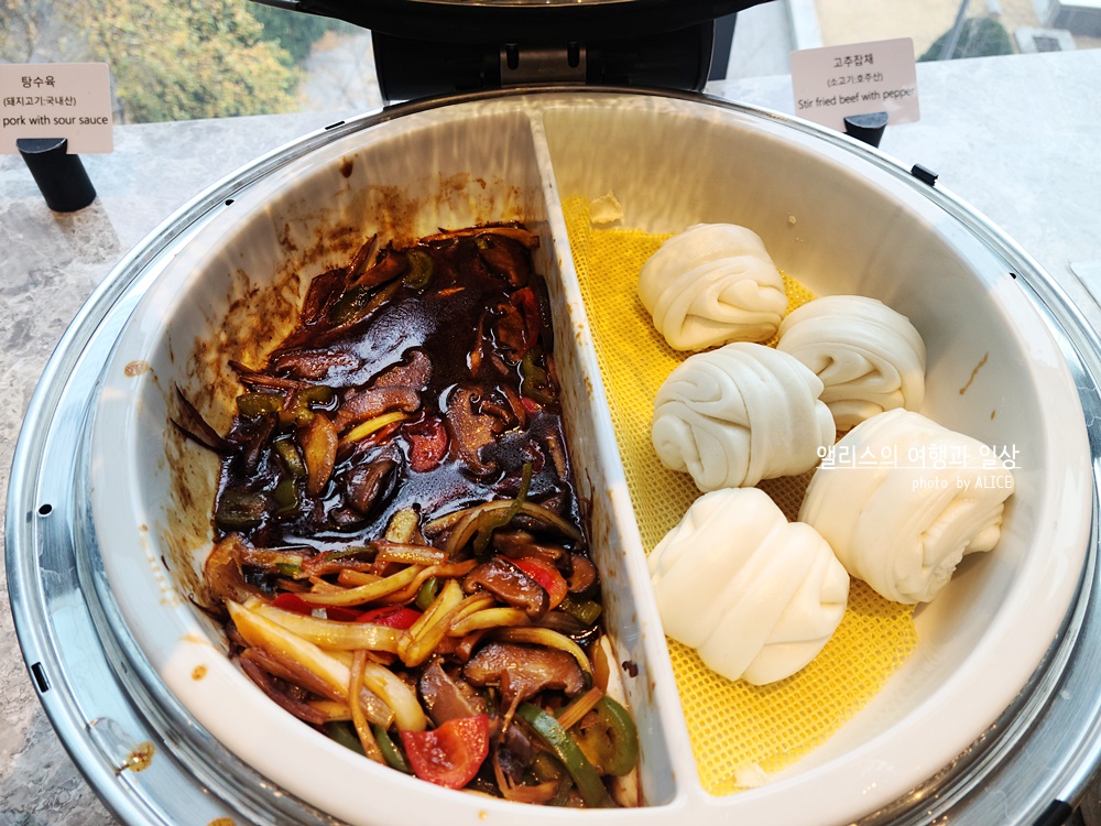 포포인츠 바이 쉐라톤 서울 명동 에볼루션 뷔페 런치 후기