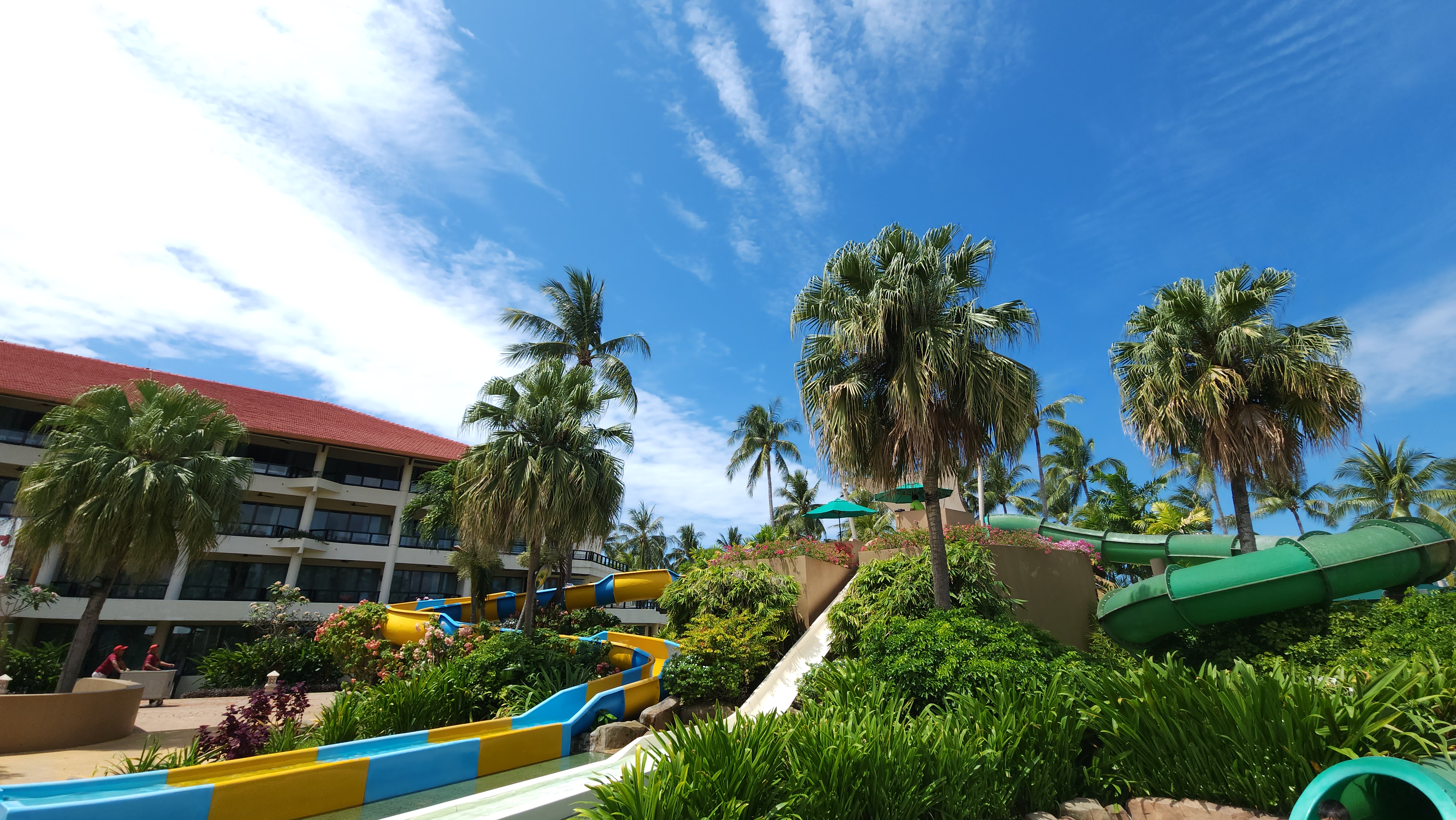 높이가-다른-세가지-워터-슬라이드01