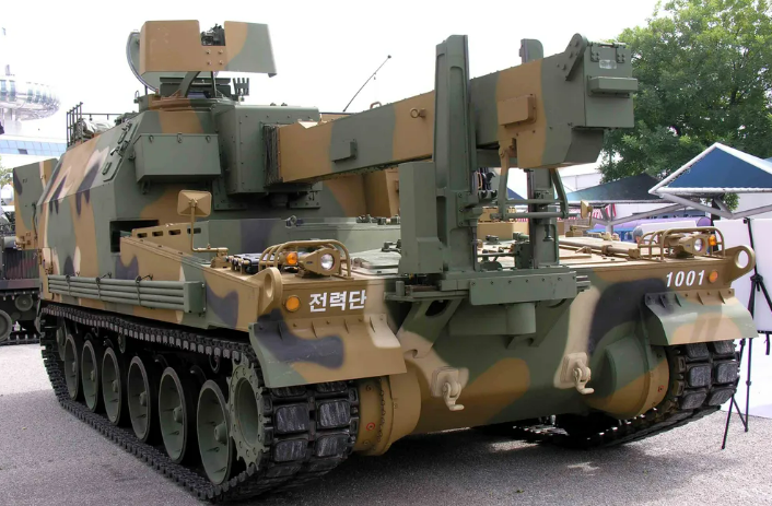 K10 탄약운반장갑차