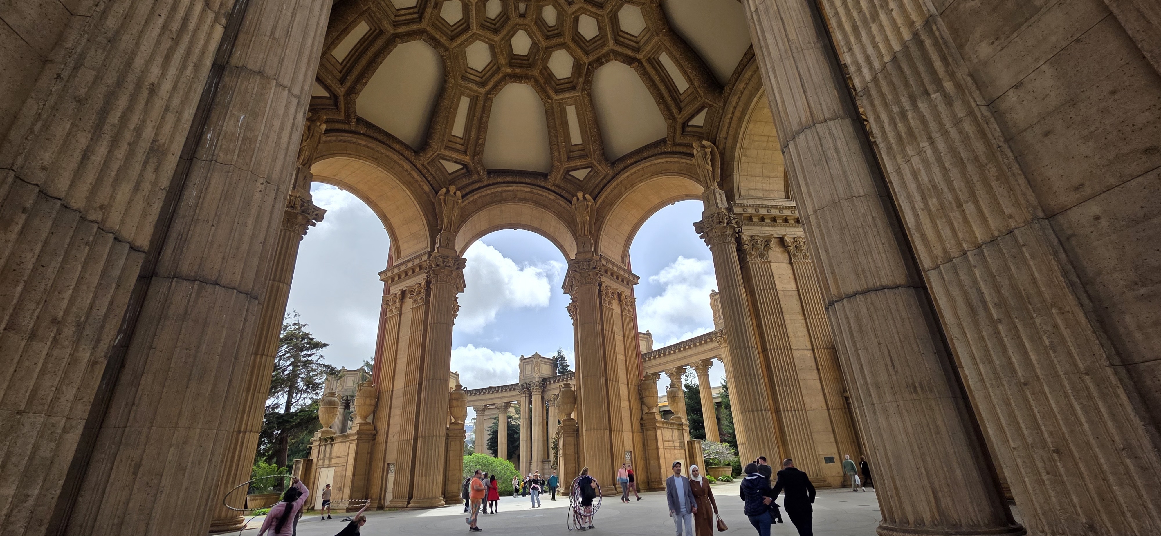 Palace of Fine Arts 천정