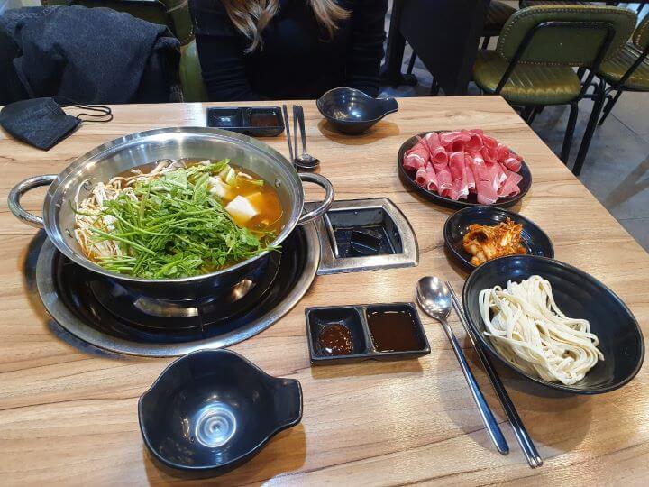 사공부엌-얼큰이샤브-칼국수