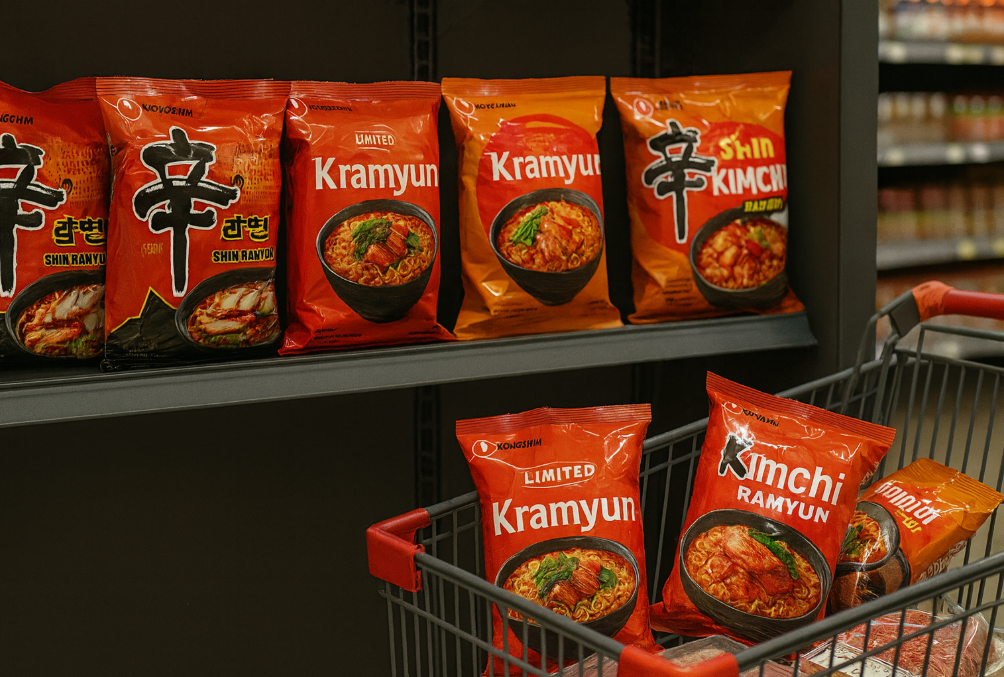 농심 신라면 김치볶음면 한정판 리뷰, 이 맛이면 품절각?