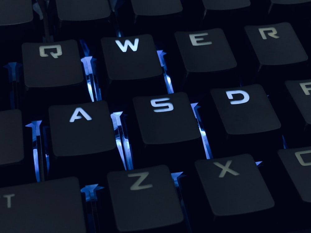 DDoS 공격 관련 이미지