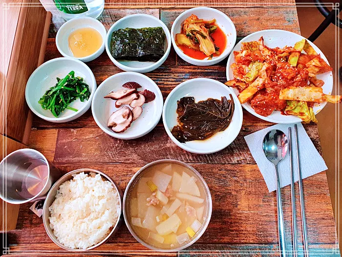 가볼만한 곳, 노량진 맛집 매일 바뀌는 5종 반찬, 6천원 백반