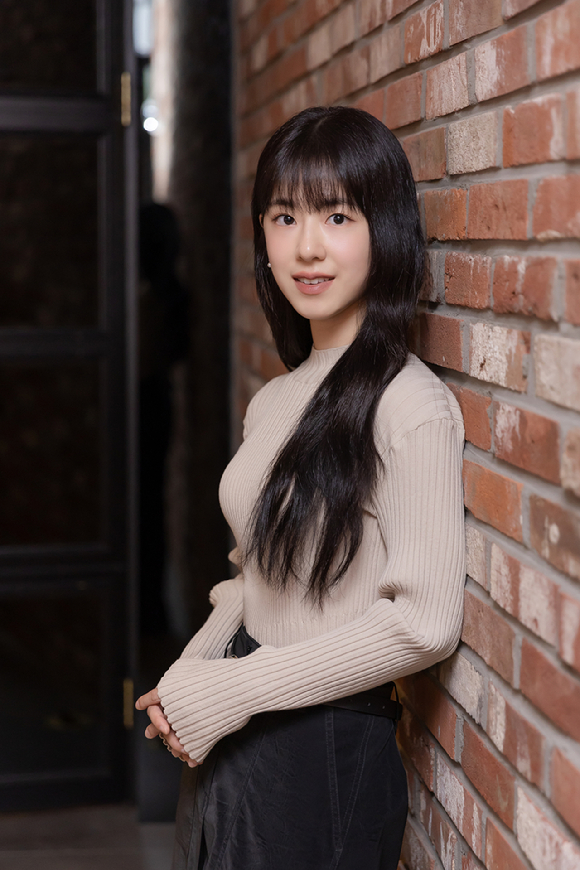 배우 박혜수가 영화 &#39;너와 나&#39;(감독 조현철) 인터뷰에 앞서 포즈를 취하고 있다. [사진=고스트스튜디오]