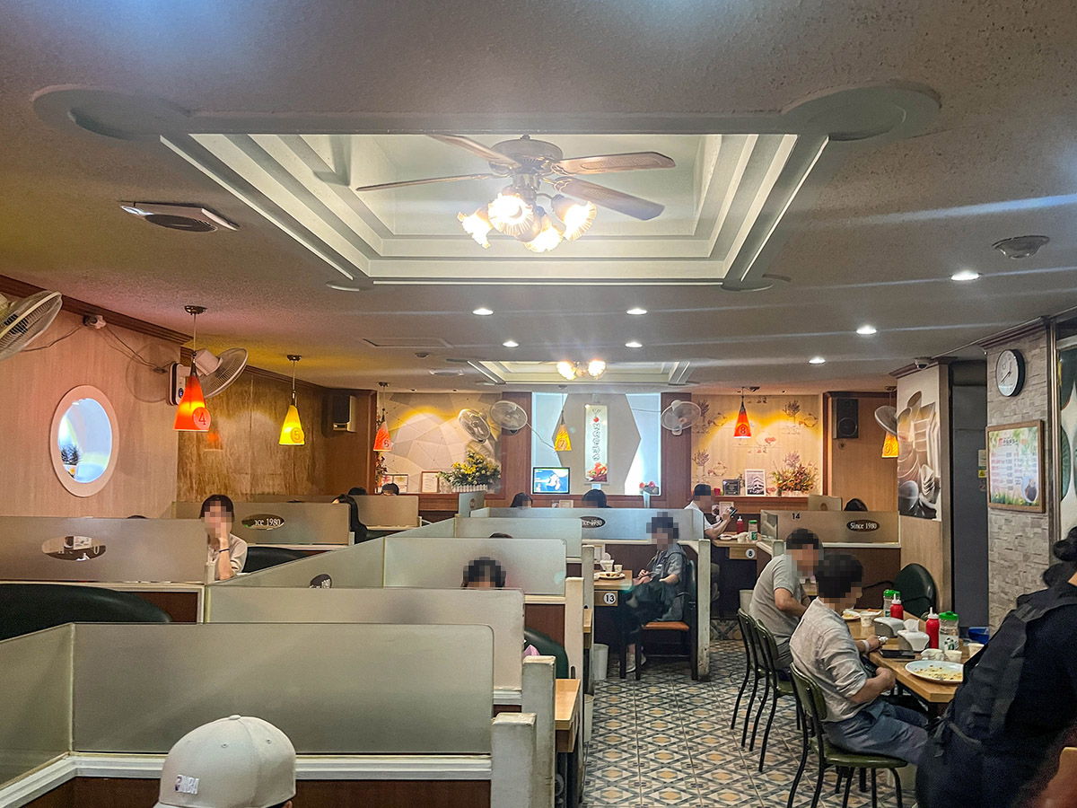 대구 전원돈까스 내부
