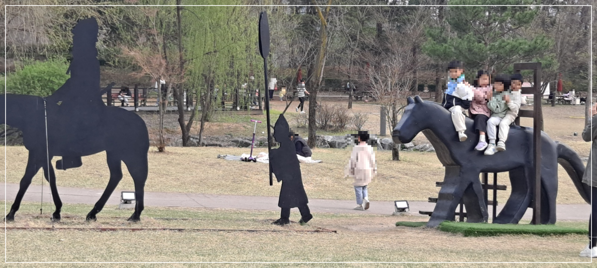 목마를-탄-아이들