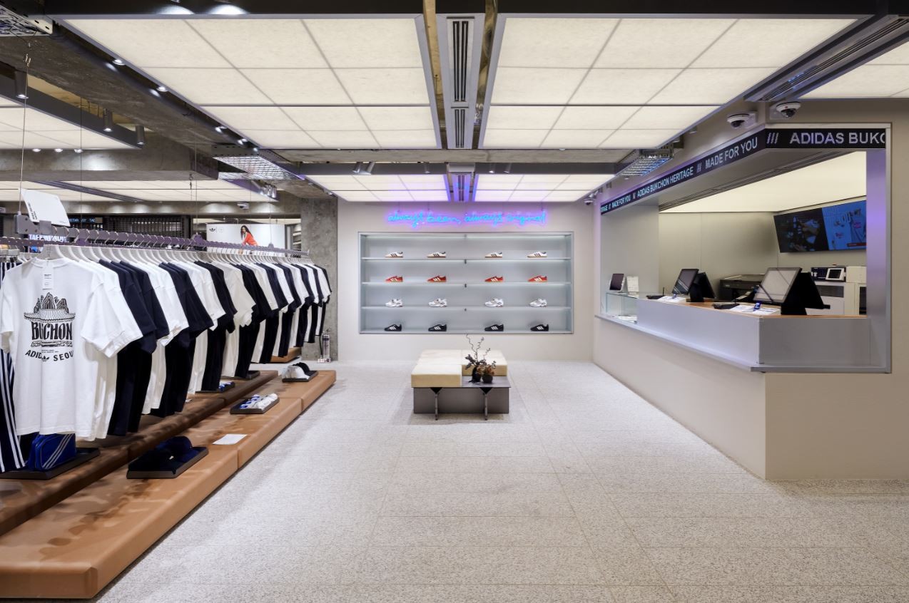 아디다스 북촌 해리티지 매장.