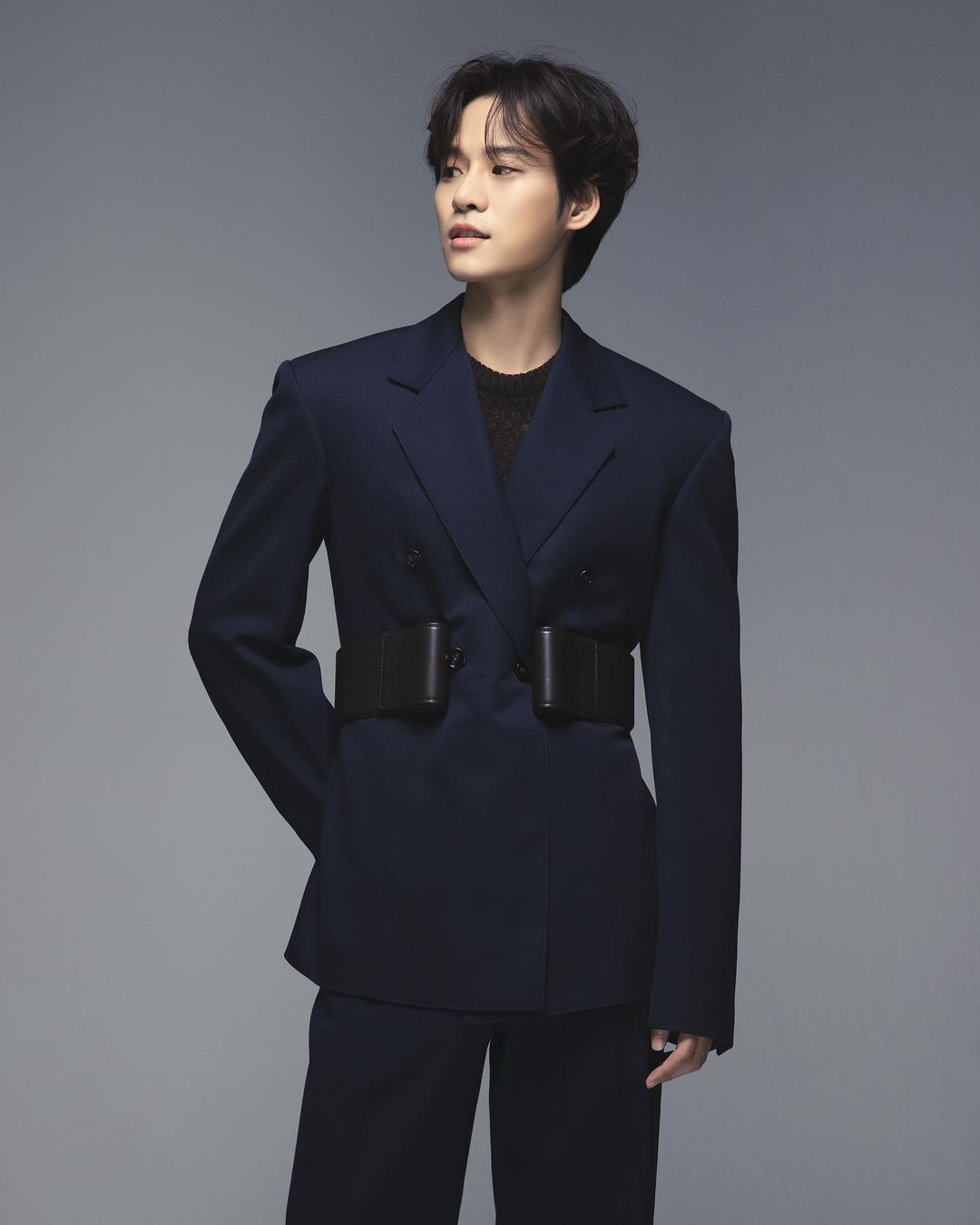 윤지온