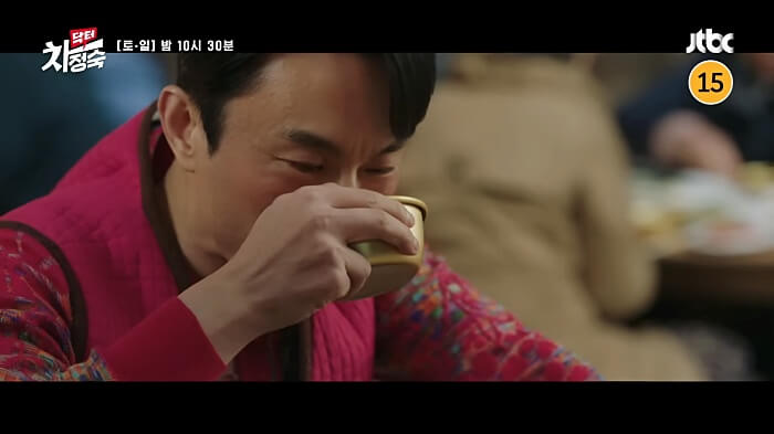 막걸리를-마시고-있는-서인호