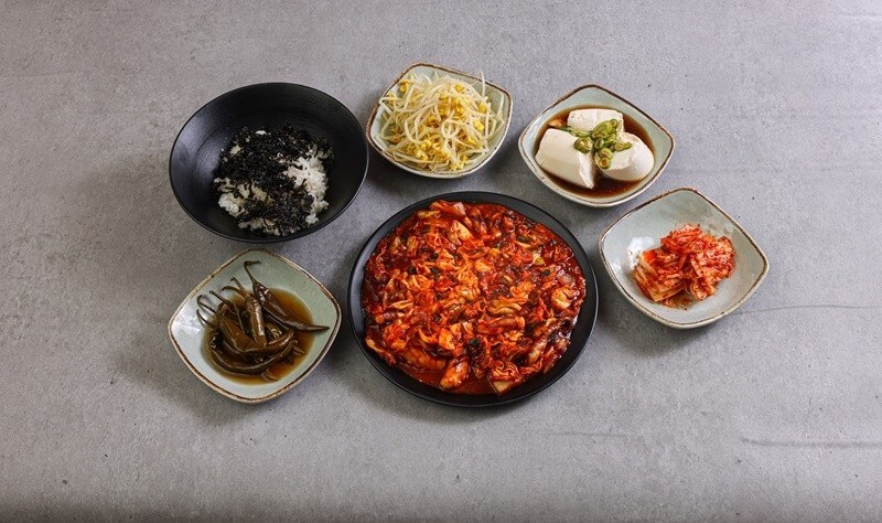 생생정보 2328회 고수의 부엌 서울 도봉구 쌍문역 철판 통낙지볶음과 수육전골 맛집 삼오낙지