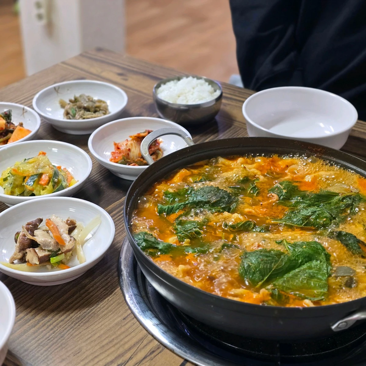 산밑에집