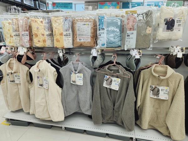 다이소 크리스마스 트리 장식품 겨울용품 인천운서점