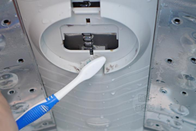 봄맞이 대청소 통돌이 세탁기 세탁조 통세척 하는 방법 먼지거름망세척