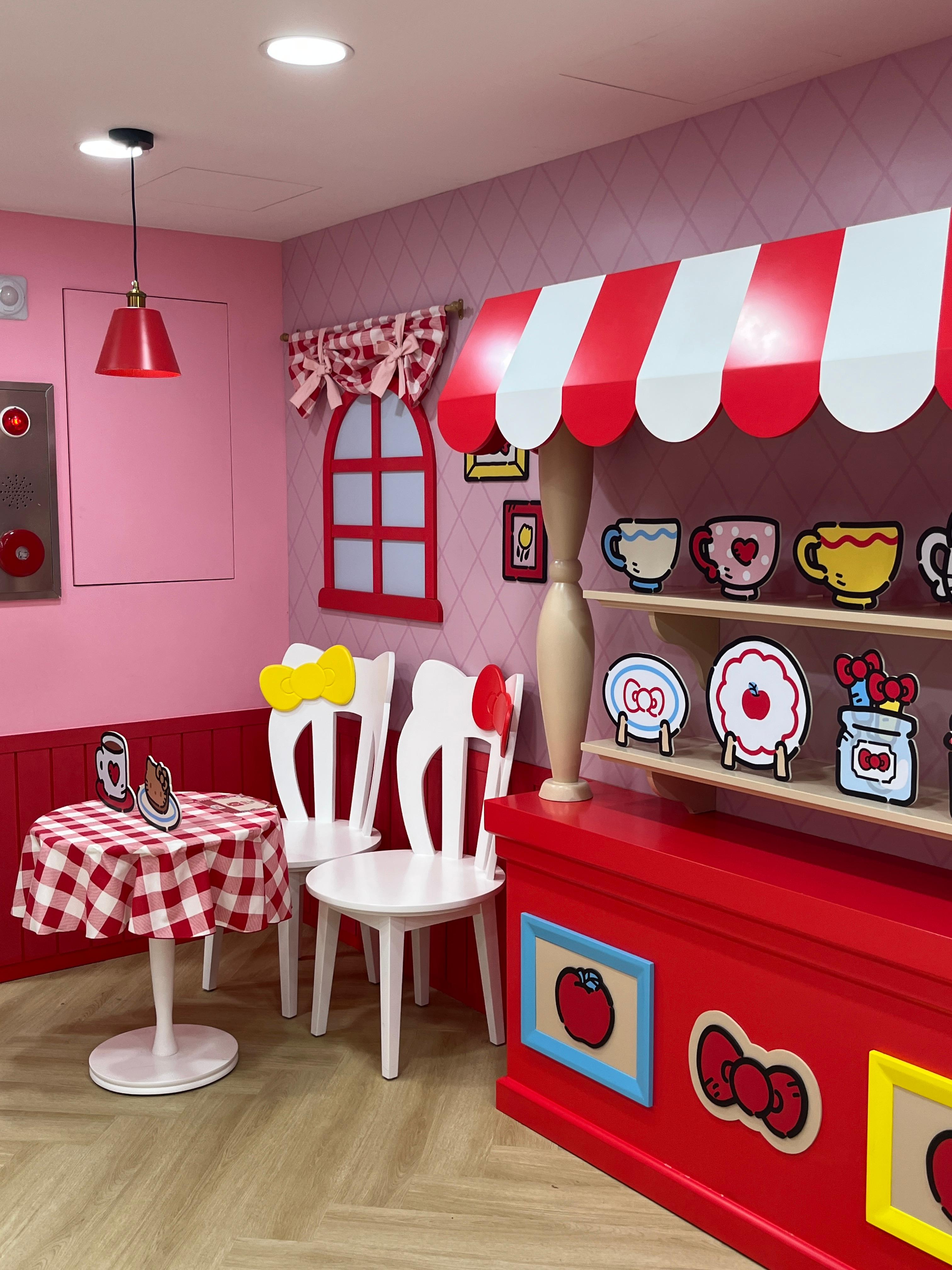 헬로키티 애플카페